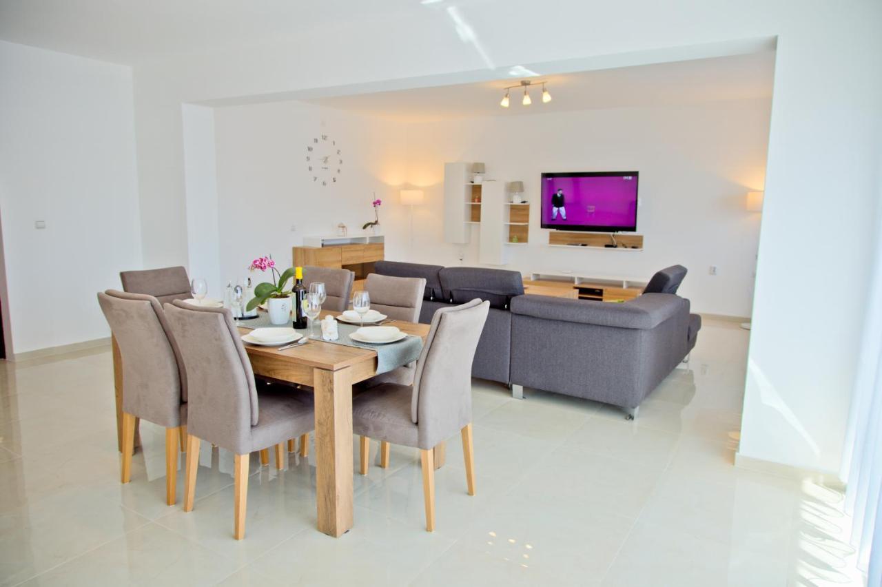 Apartment Karolina - Green Oasis Pula Exterior photo