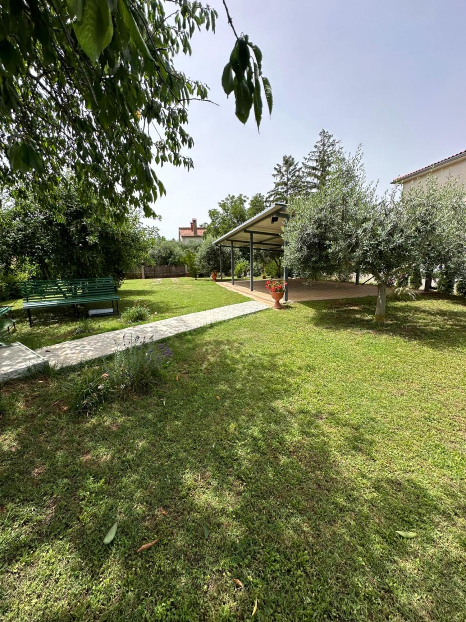 Apartment Karolina - Green Oasis Pula Exterior photo